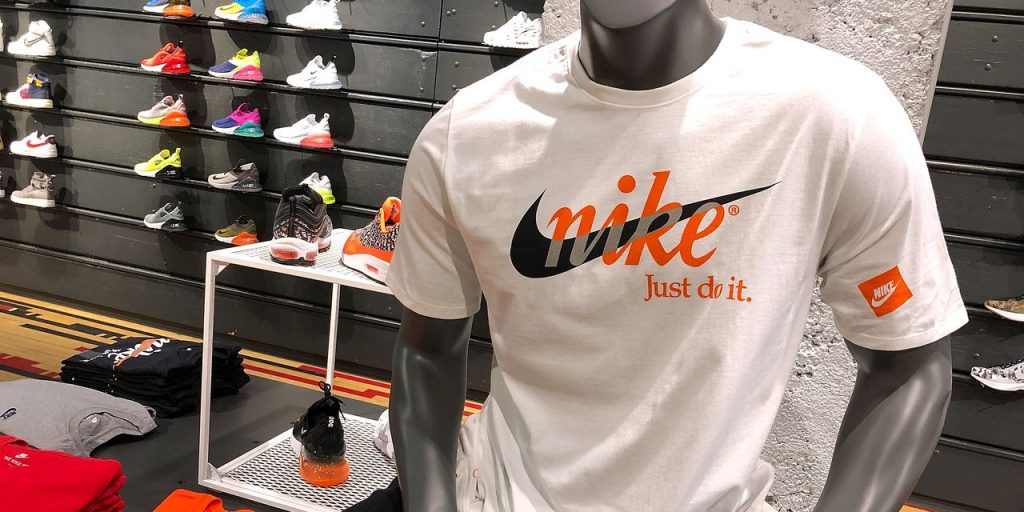 Akcje Nike rosną, ponieważ sprzedaż przekroczyła szacunki Streeta o ponad 1 miliard USD