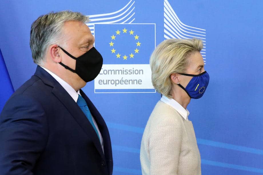Podsumowanie demokracji: Polska oskarża UE o „wojnę hybrydową”, a Węgry domagają się zwycięstwa