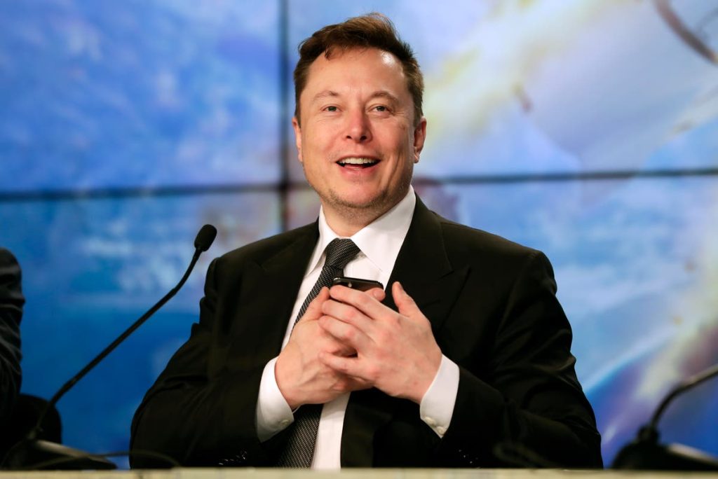 Elon Musk Twitter – Najnowsze: szef Twittera mówi, że firma nadal ocenia ofertę szefa Tesli o wartości 43 miliardów dolarów na platformę