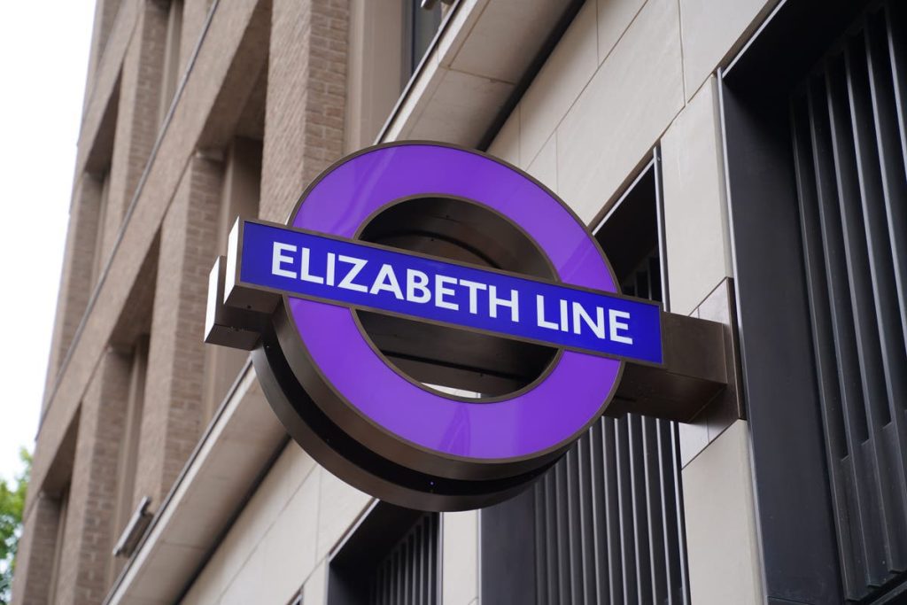 Elizabeth Line łącząca się z niedzieli bezpośrednimi pociągami na lotnisko Heathrow